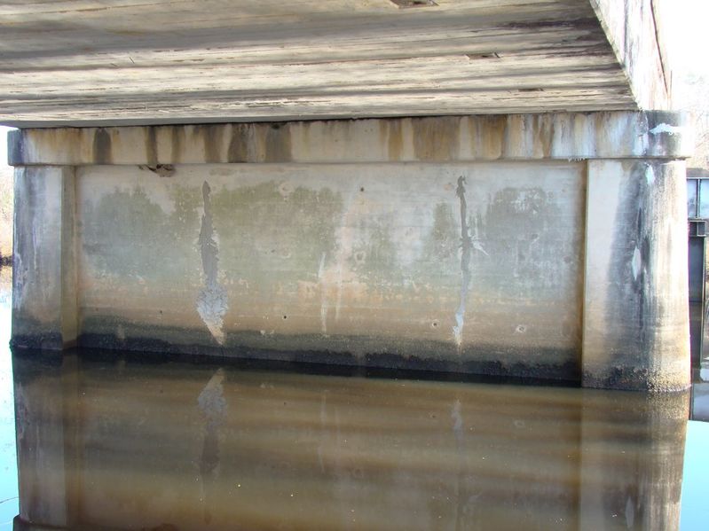 File:Slocum Creek Bridge Pier.jpg